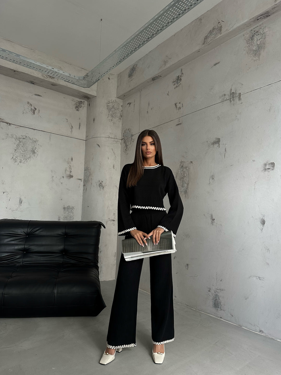 Nakış Detay Siyah Triko Takım