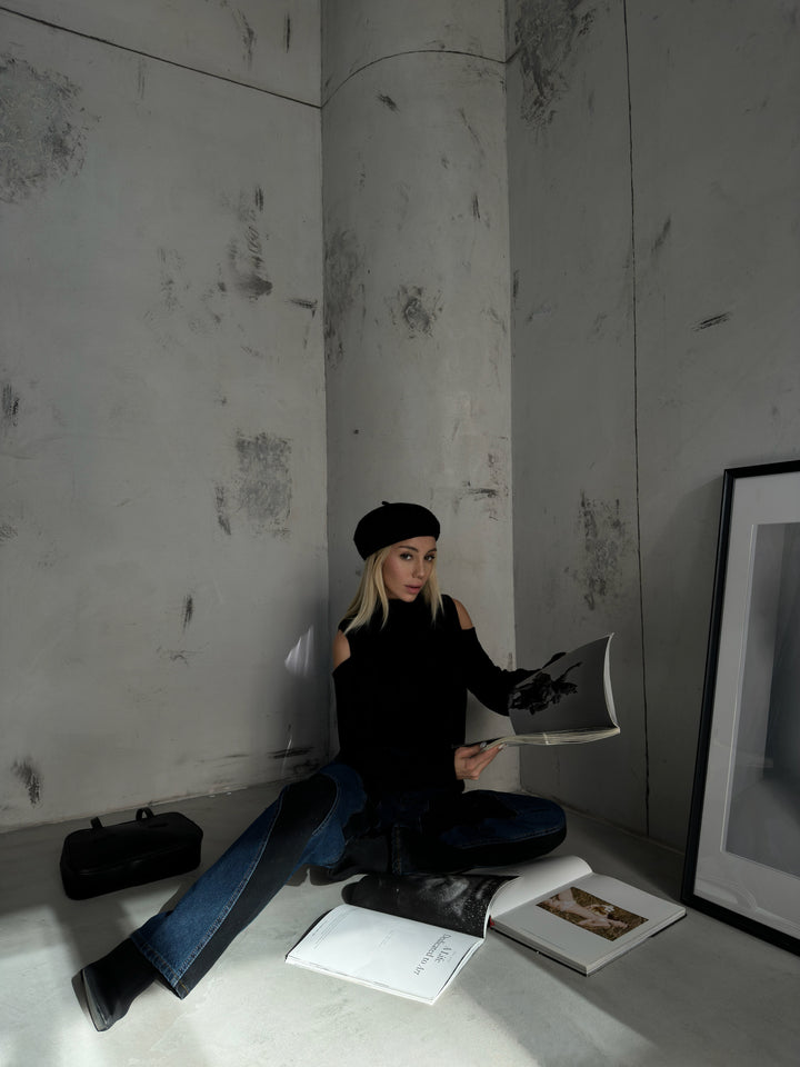 Omuz Detay Balıkçı Yaka Siyah Kazak