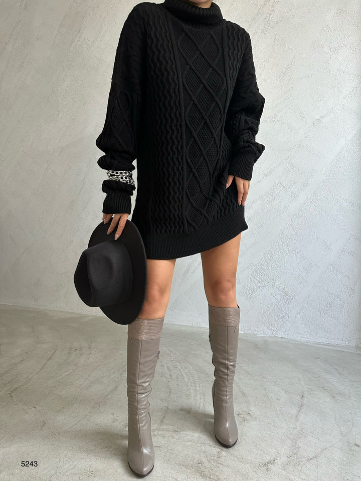 Oversize Boğazlı Siyah Örgü Kazak