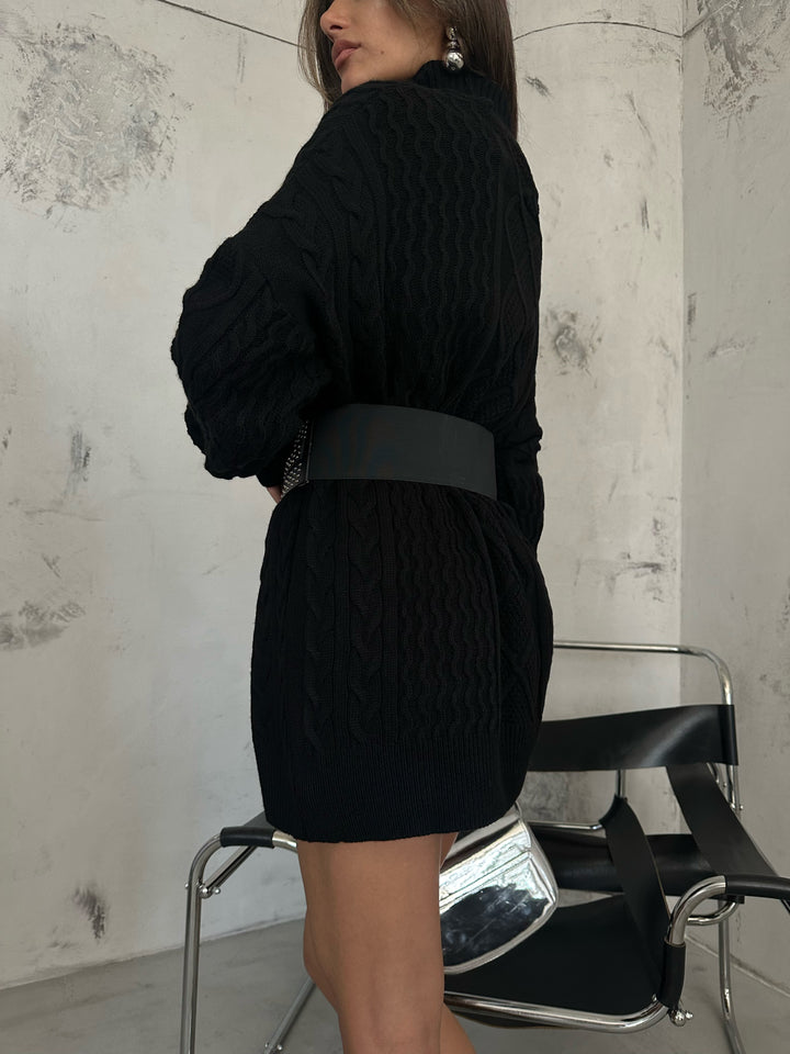 Oversize Boğazlı Siyah Örgü Kazak