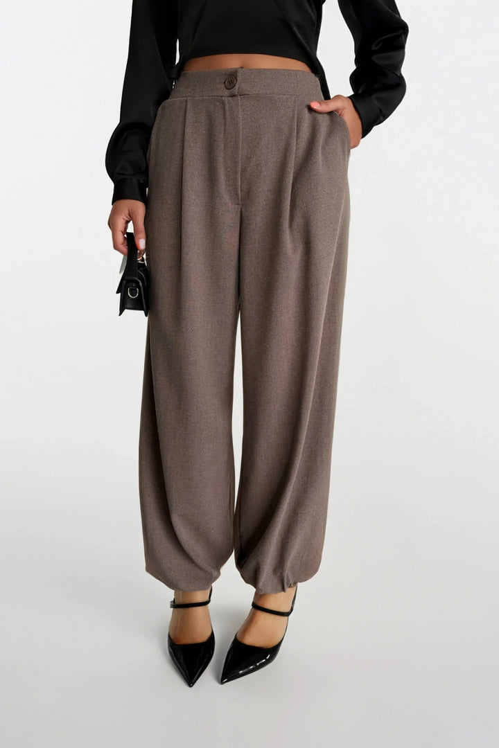 Paça Lastik Detay Vizon Pileli Pantolon