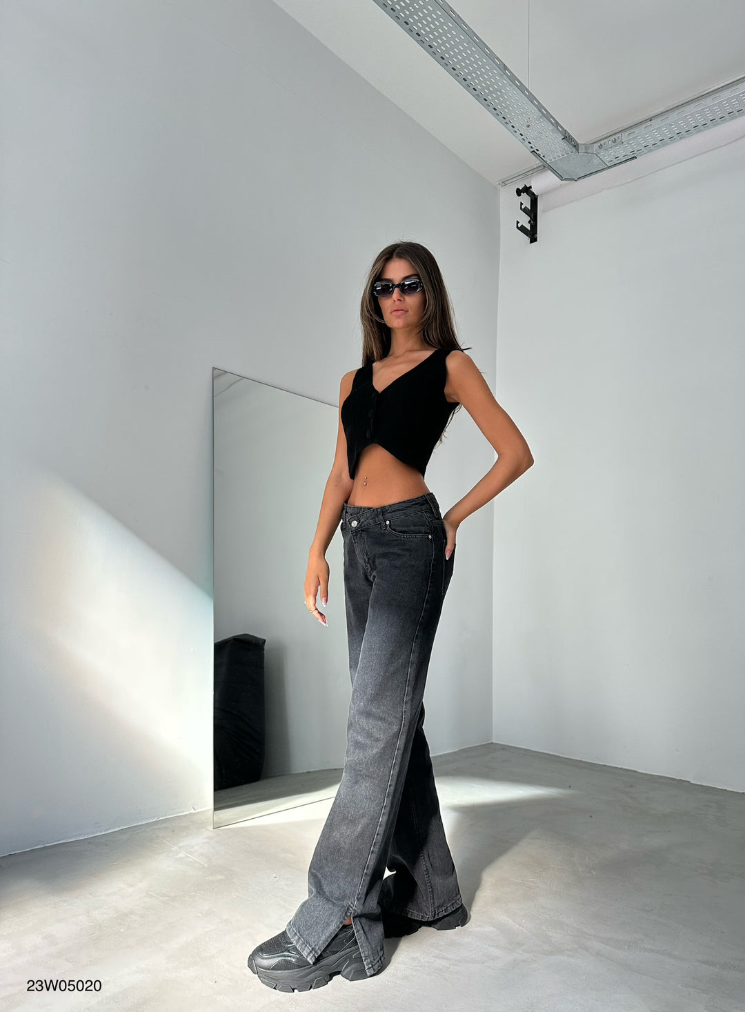 Asymmetrical Belt Detail Gray Jeans with Leg Slits 