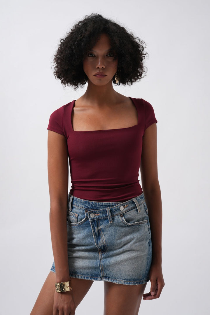 Pencere Detay Mini Dekolte Bordo Bluz