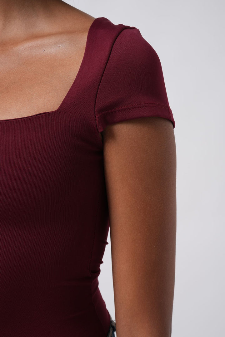 Pencere Detay Mini Dekolte Bordo Bluz