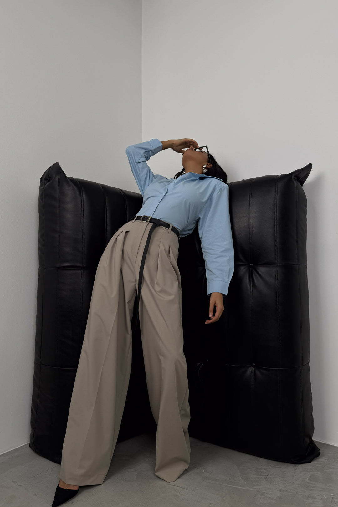 Pile Detay Kemerli Bej Pantolon