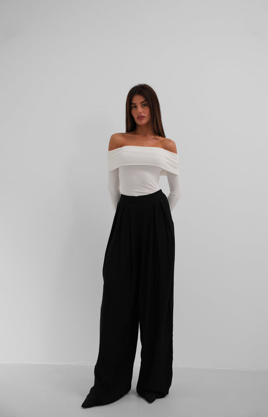 Pleated Wide Cut Black Trousers 