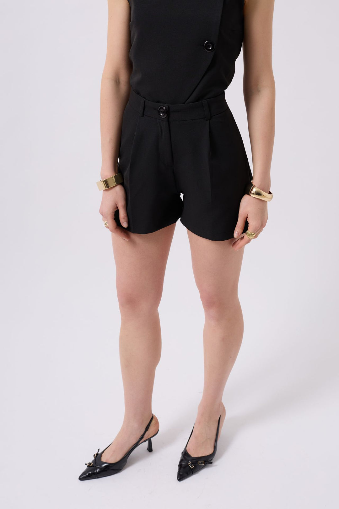 Pileli Yüksek Bel Siyah Şort