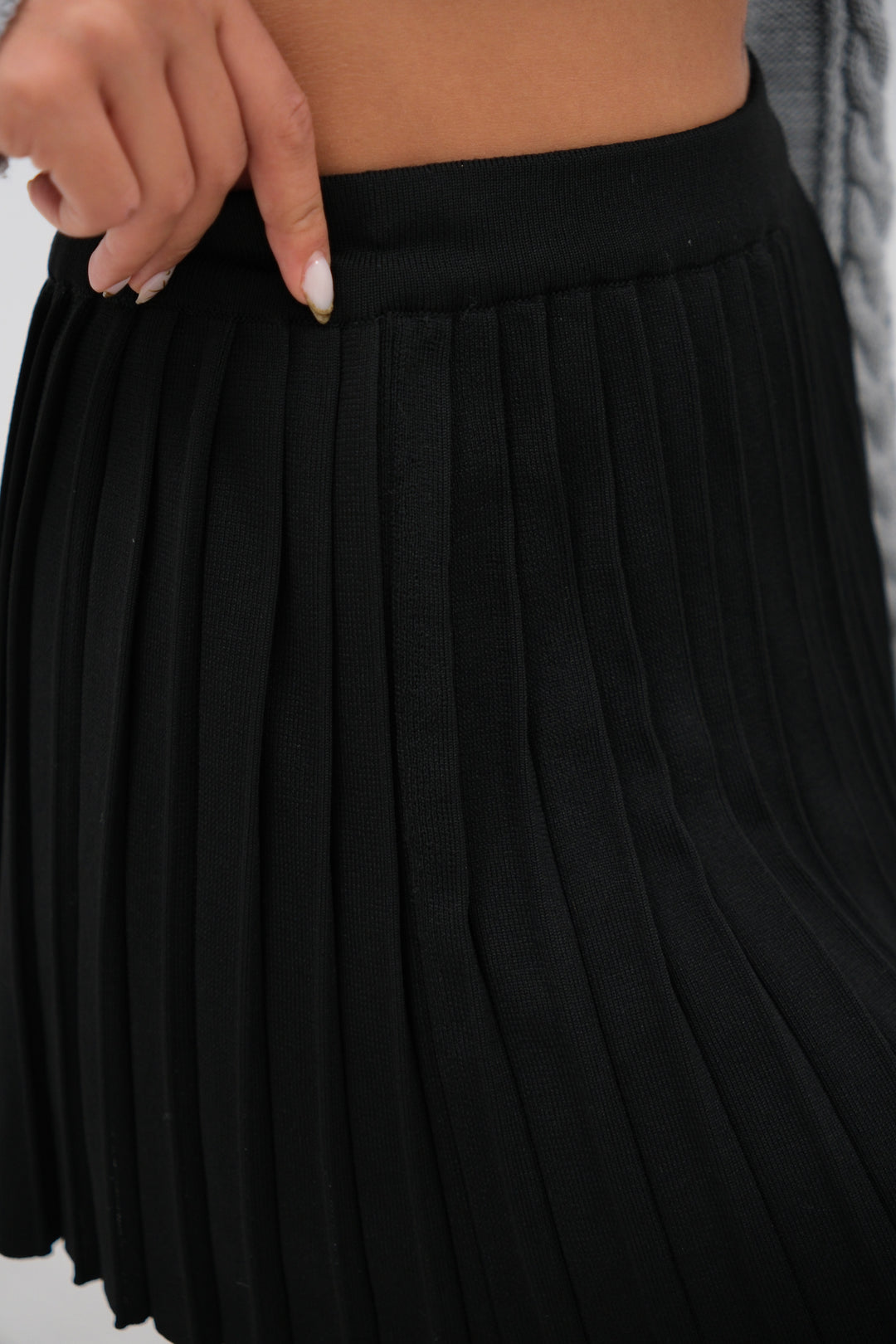Pleated Black Knit Skirt 
