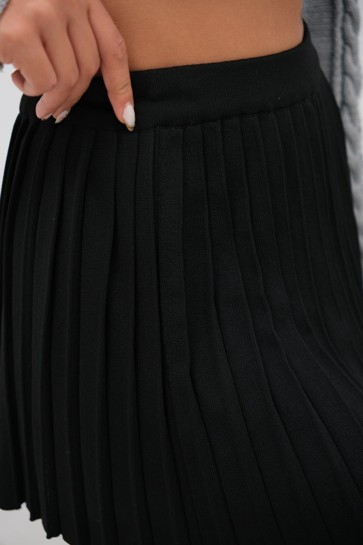 Pleated Black Knit Skirt 