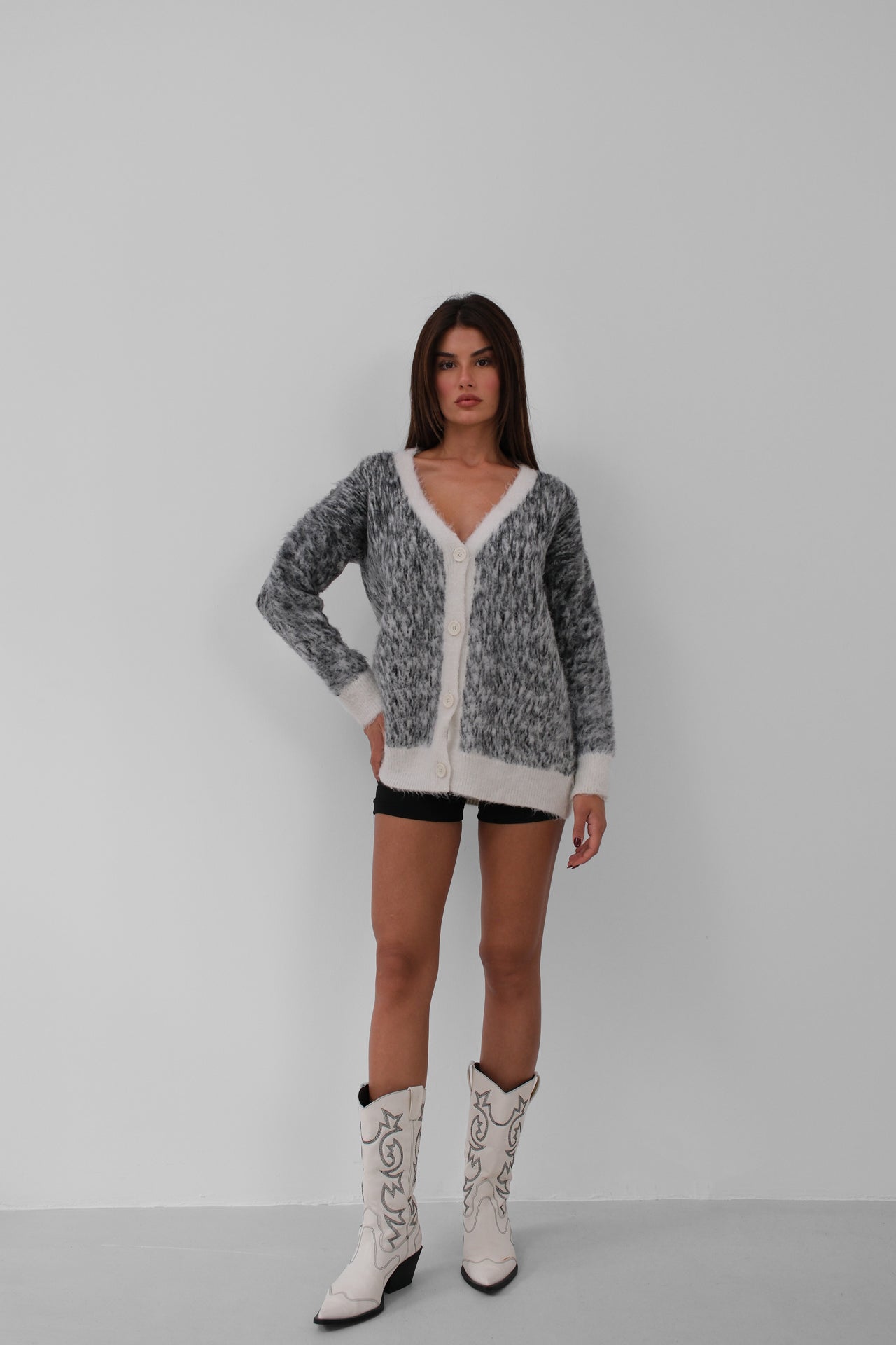 Bearded Contrast Color Light Grey Knitted Cardigan 