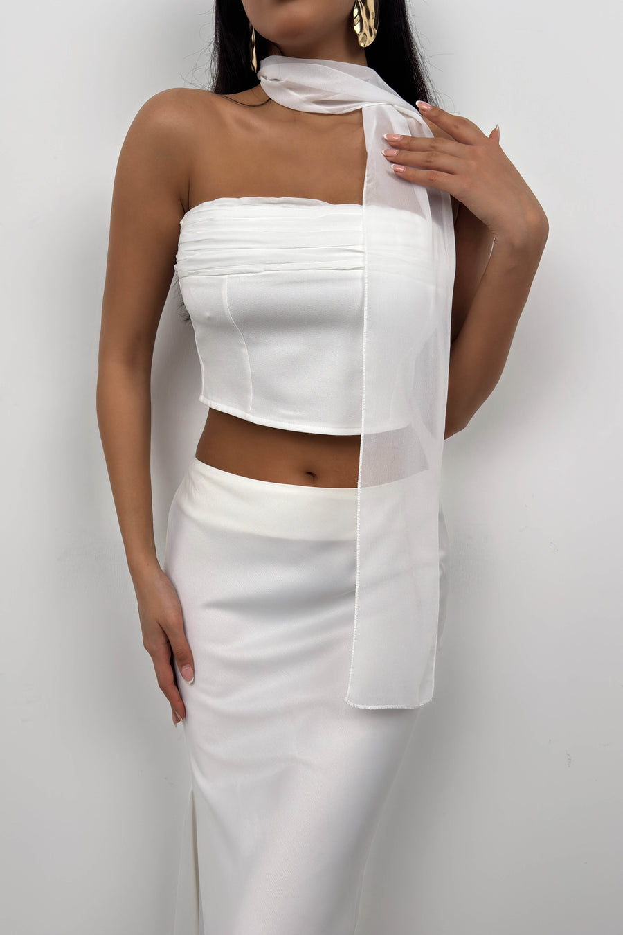 Shawl Detail White Strapless Blouse 