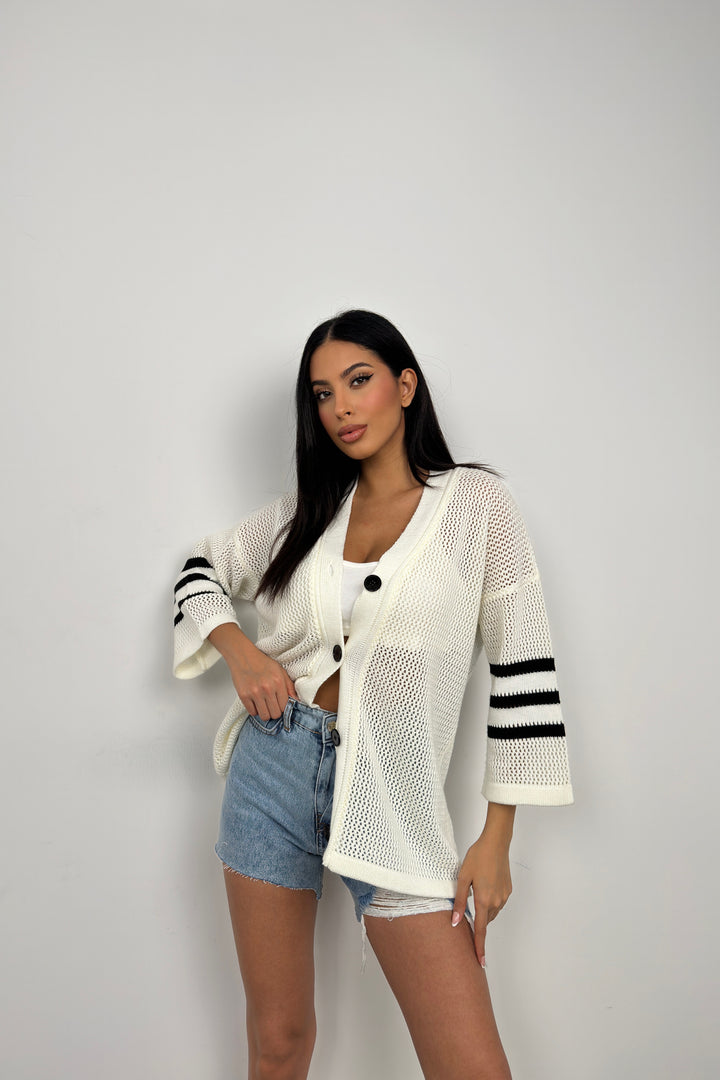 Sırt Baskılı Ajurlu Beyaz Hırka