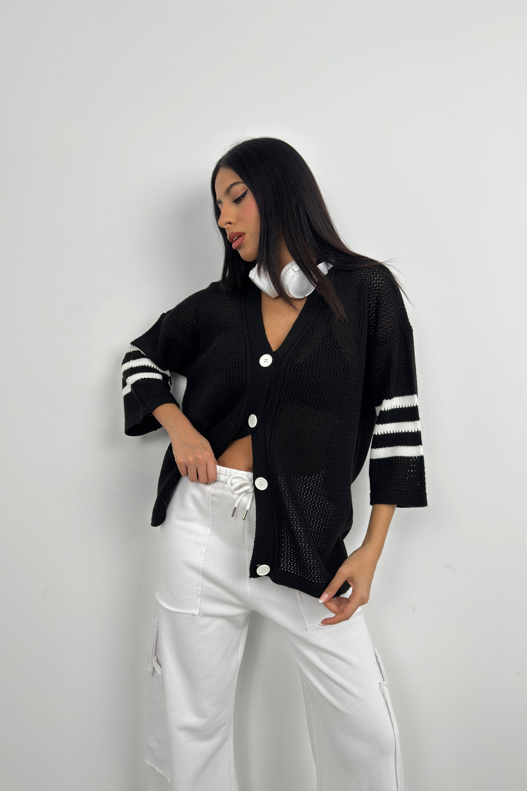 Sırt Baskılı Ajurlu Siyah Hırka