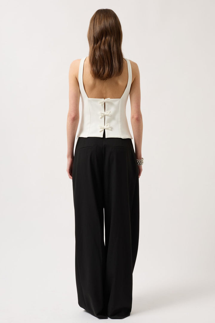 Sırt Kurdele Detay Beyaz Bluz