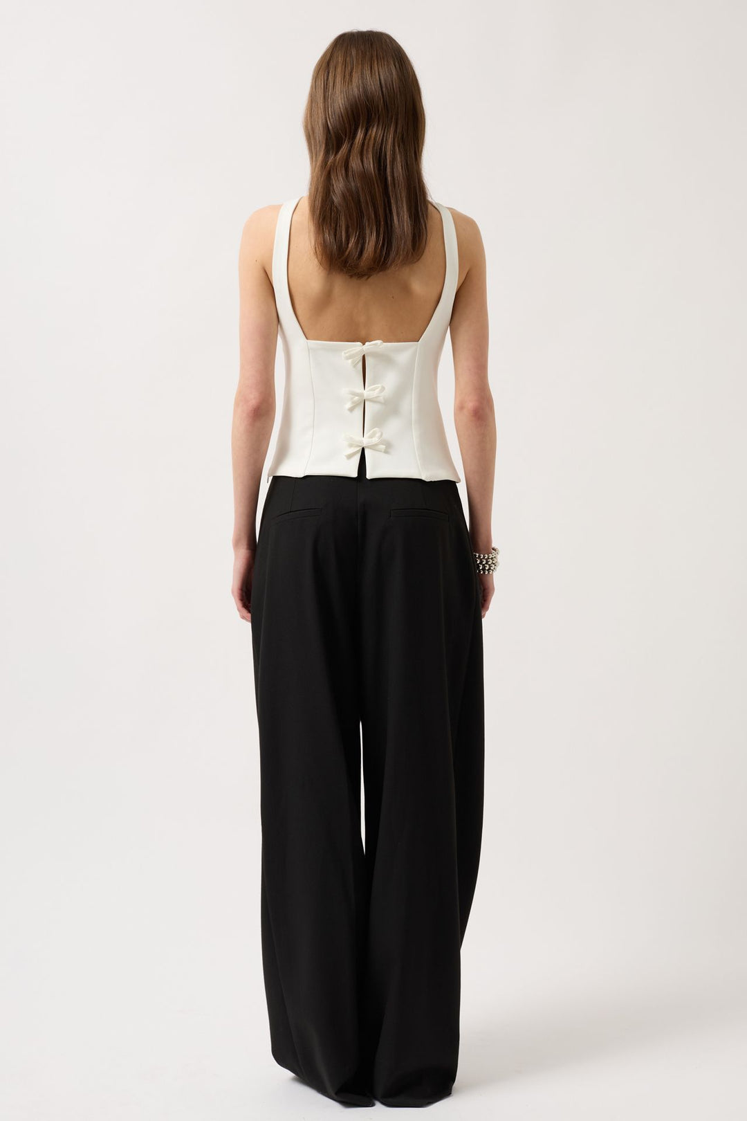 Sırt Kurdele Detay Beyaz Bluz