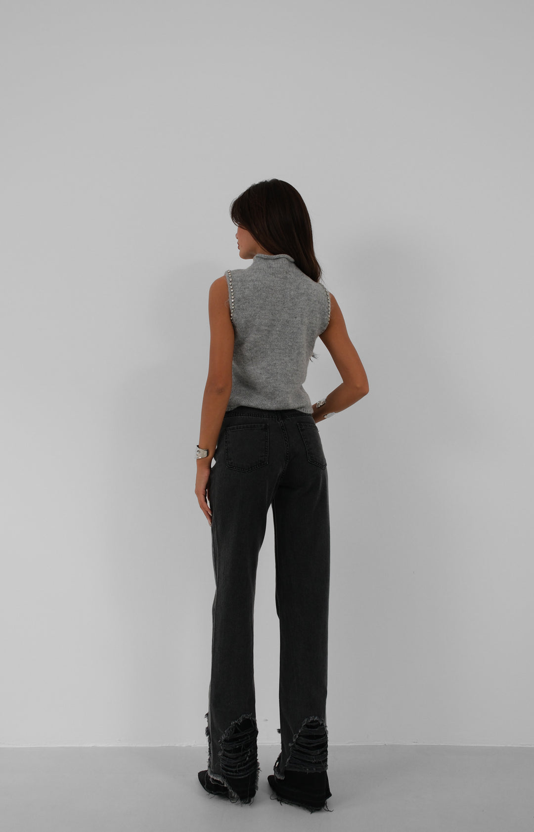 Taş Detaylı Gri Triko Süveter