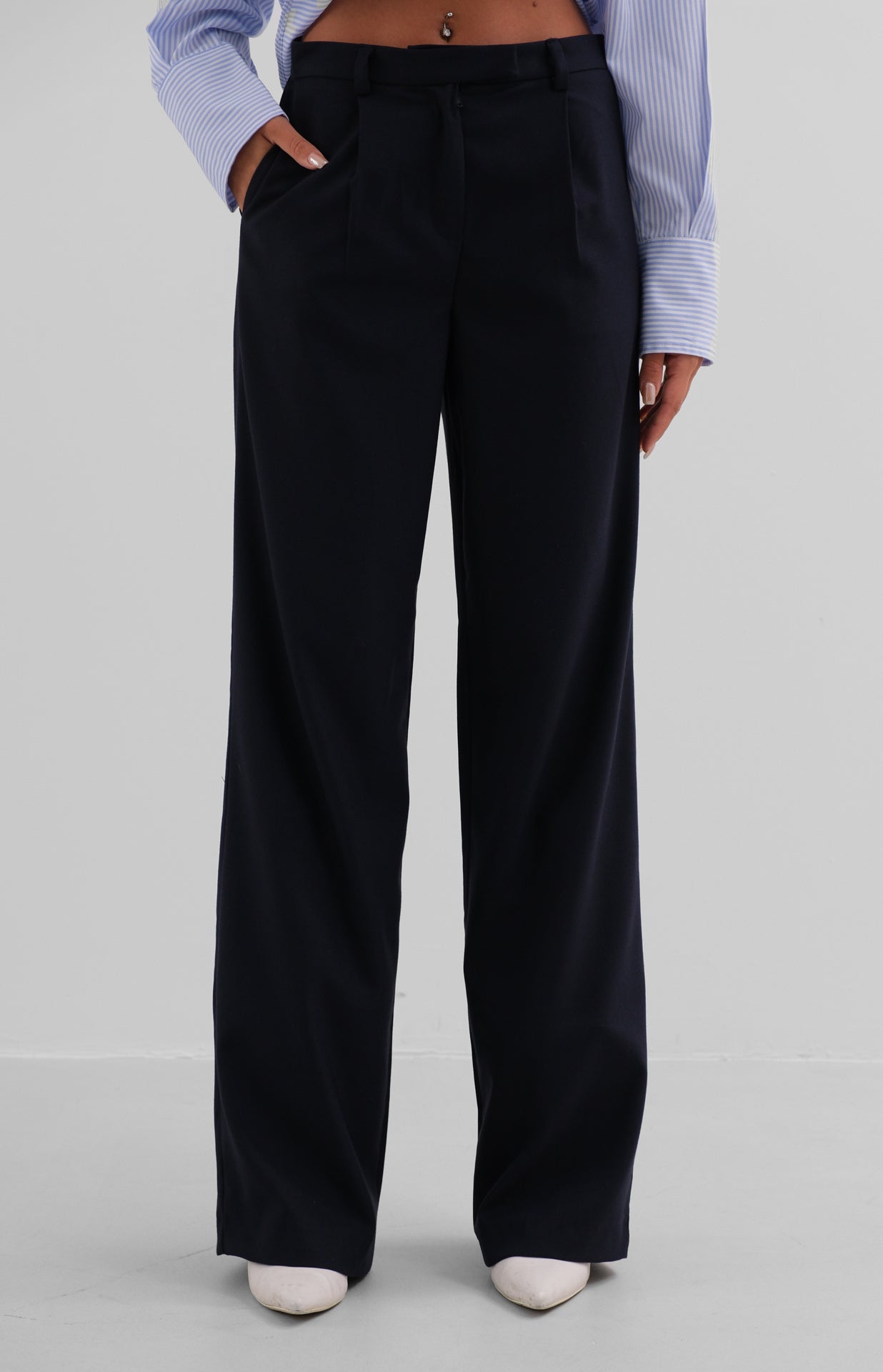 Single Pleated Navy Blue Wide Leg Trousers 