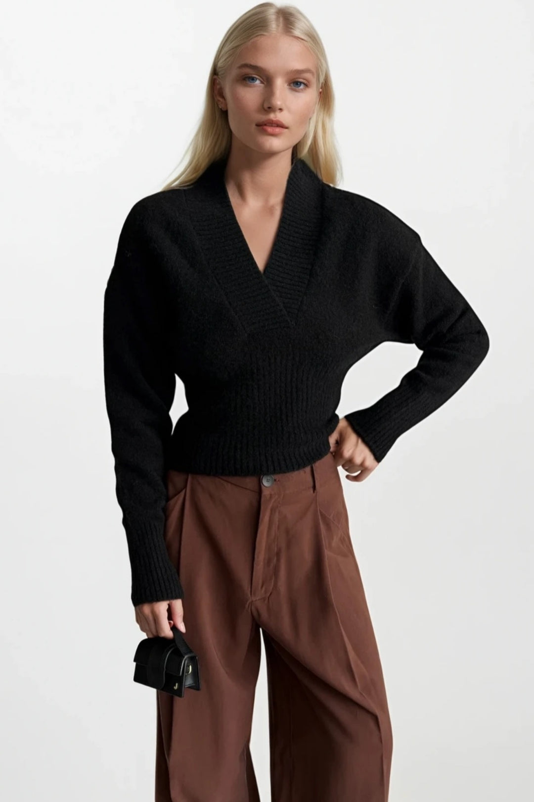 V Yaka Bel Oturtmalı Siyah Triko Kazak