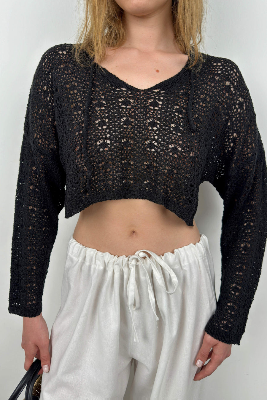 V Neck Knitted Black Crop Sweater 