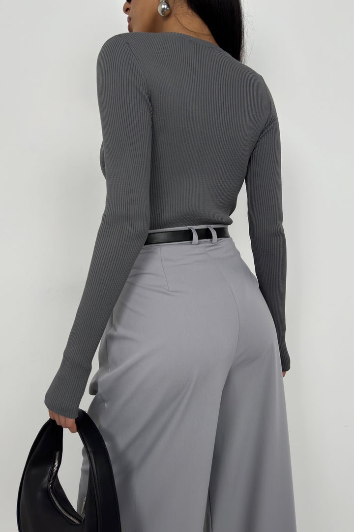 V Yaka Triko Gri Bodysuit