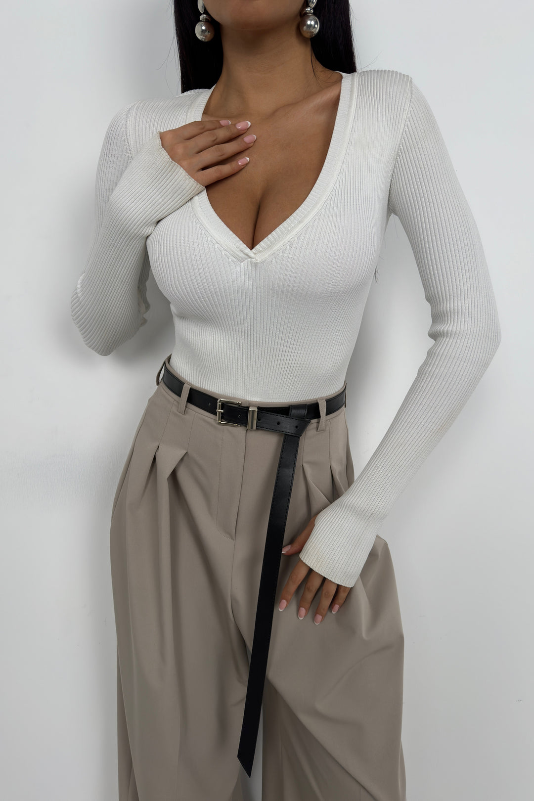 V Yaka Triko Ekru Bodysuit