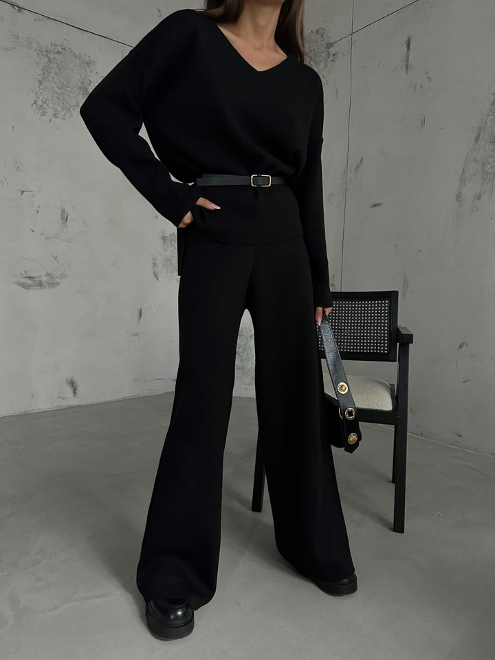 V Yaka Triko Siyah Kazak Pantolon Takım