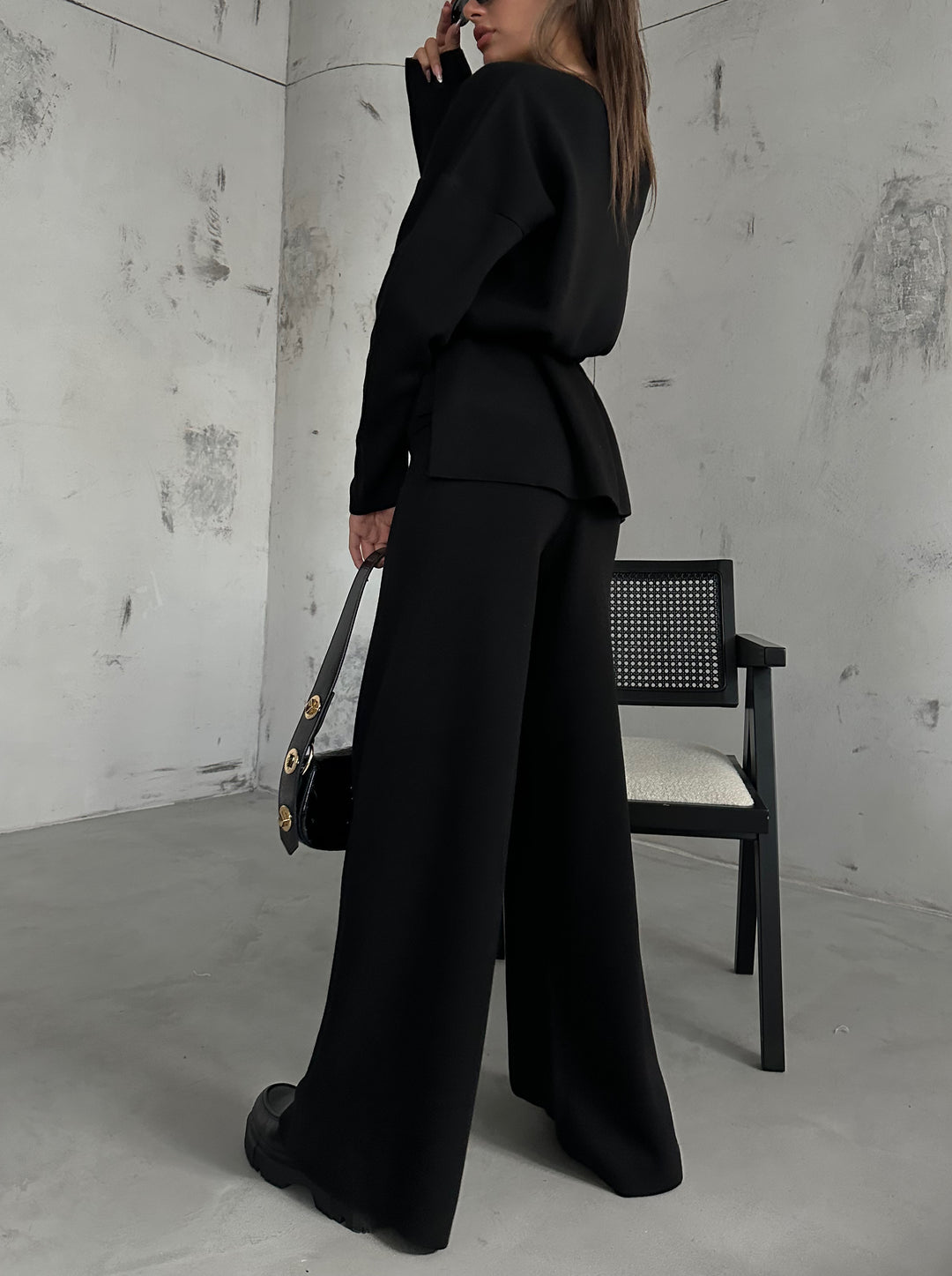 V Yaka Triko Siyah Kazak Pantolon Takım