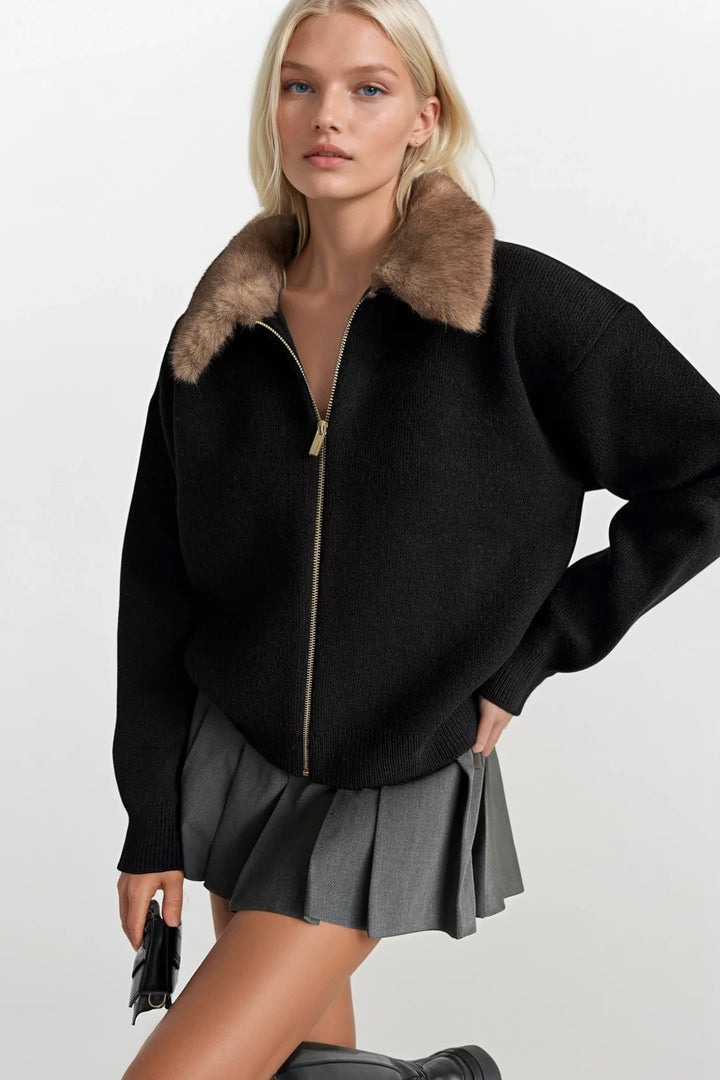 Yaka Kürk Detay Fermuarlı Siyah Triko Kazak