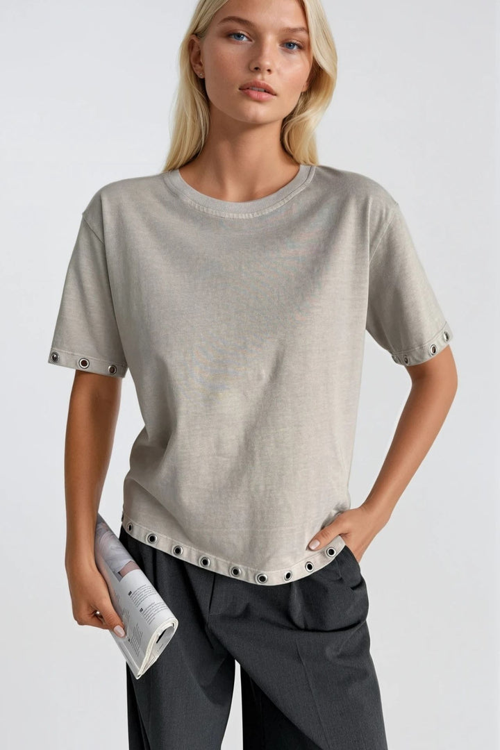 Yıkama Efektli Kuşgözü Detay Bej Tişört