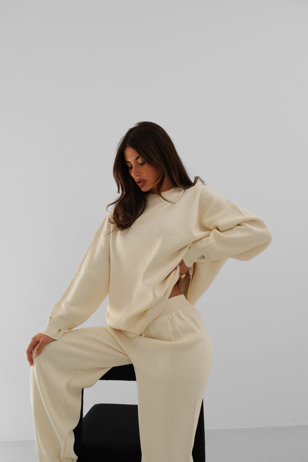 Yırtık Detaylı Ekru Jogger Triko Eşofman